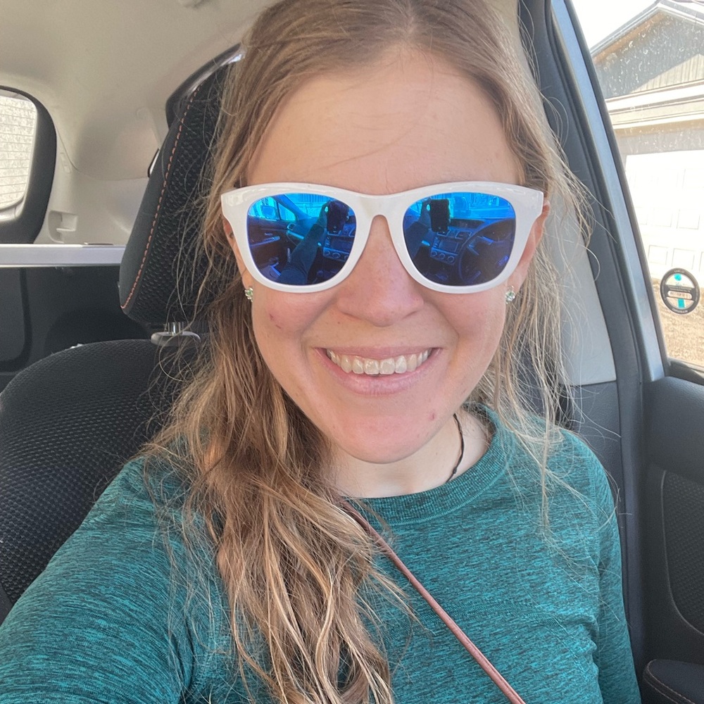 Meet your Posher, Alexandra